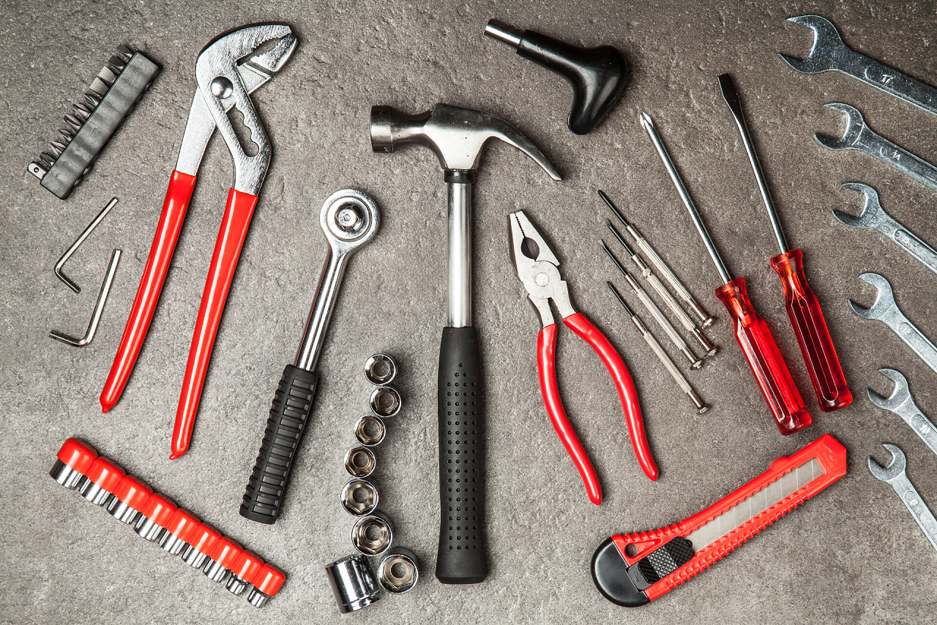 探索五金工具中的钉子设计素材 从传统到现代的应用与创新